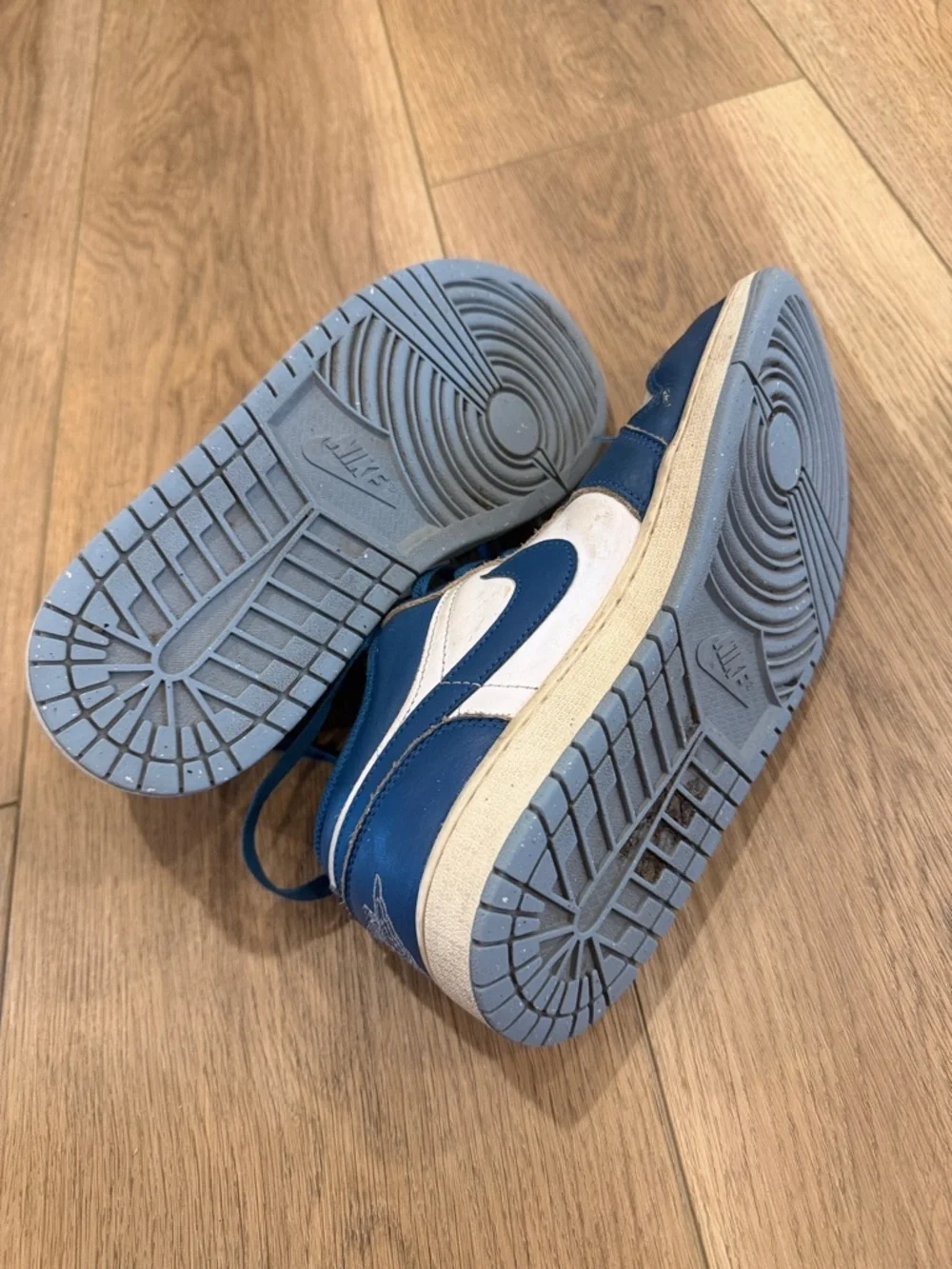 Men’s Nike Air Jordan 1 Low SE Sneakers in Industrial Blue Size 9